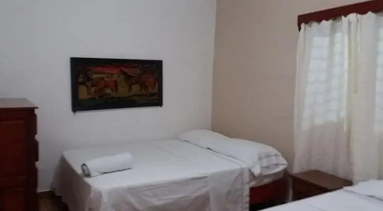 Tek Büyük Yataklı Oda, 2 Çift Kişilik Yatak