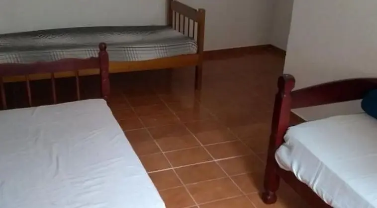 Üç Kişilik Oda, Sigara İçilmez