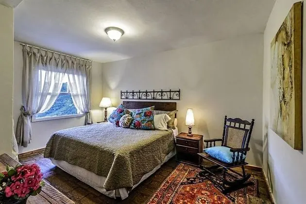 Traditional Süit, Dağ Manzaralı (Arcanjo)