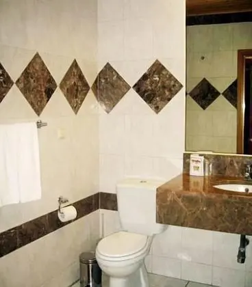 Üç Kişilik Oda