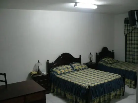 Basic Tek Büyük Yataklı Oda