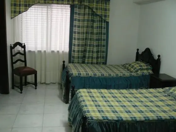 Basic Tek Büyük Yataklı Oda