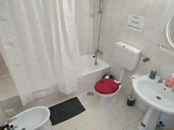 Üç Kişilik Oda