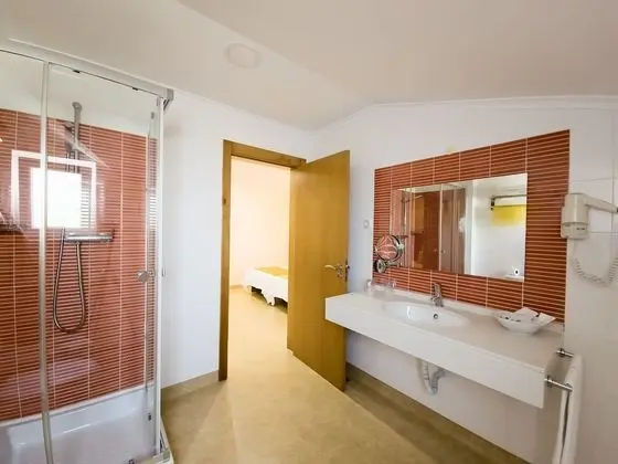 Tek Büyük Yataklı Oda