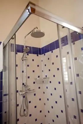 Superior Tek Büyük veya İki Ayrı Yataklı Oda