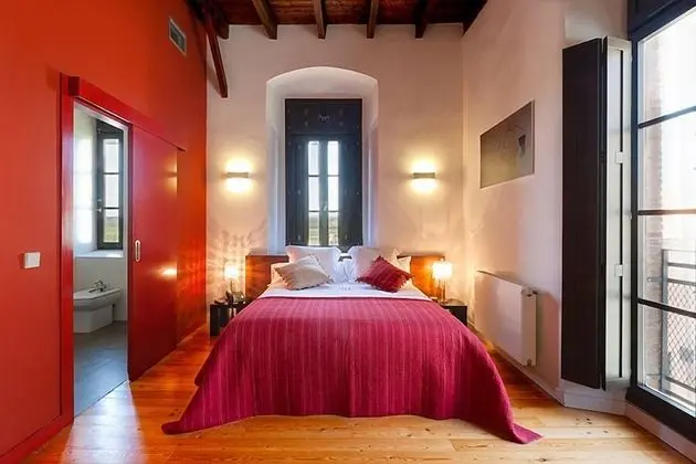 Basic Üç Kişilik Oda, Manzaralı