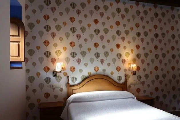 Büyük Yataklı Tek Kişilik Oda