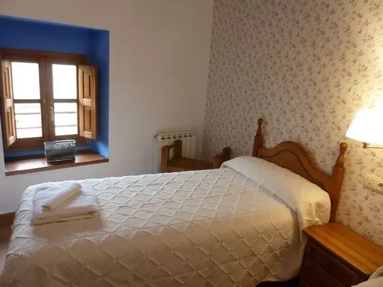 Büyük Yataklı Tek Kişilik Oda