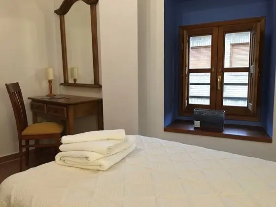 Büyük Yataklı Tek Kişilik Oda