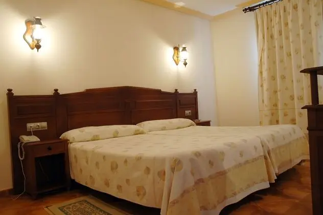 Tek Büyük veya İki Ayrı Yataklı Oda