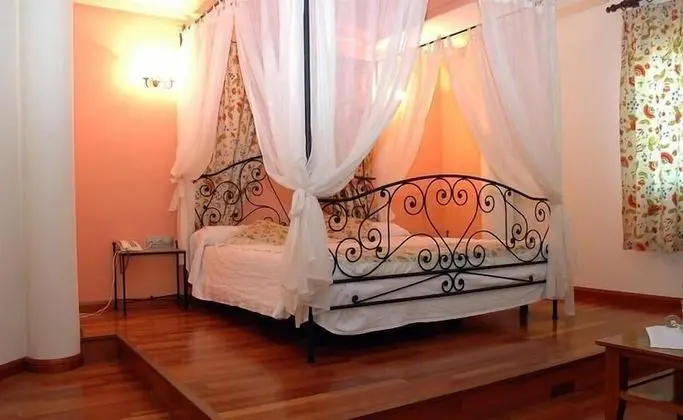 Tek Büyük veya İki Ayrı Yataklı Oda