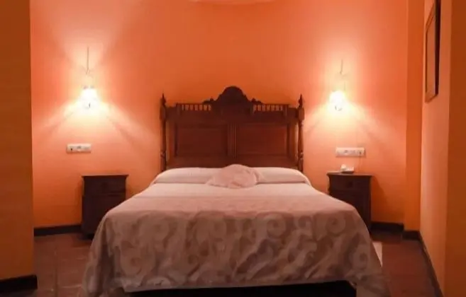 Tek Büyük Yataklı Oda (+ Extra Bed)