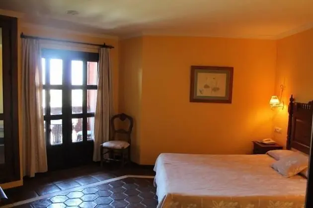 Tek Büyük Yataklı Oda (+ Extra Bed)