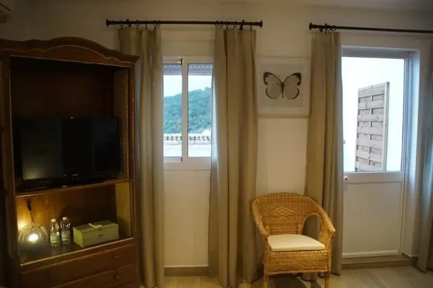 Junior Süit, Teras (El Tejar)