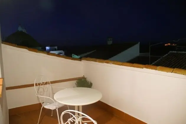 Junior Süit, Teras (El Tejar)