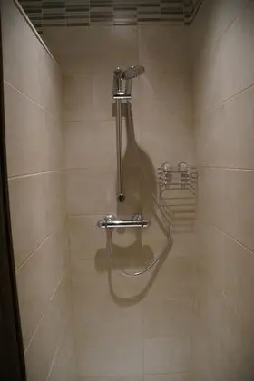 Junior Süit, Teras (El Tejar)