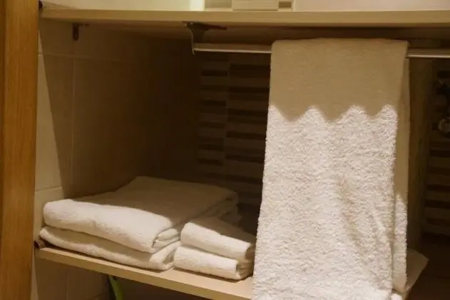 Junior Süit, Teras (El Tejar)