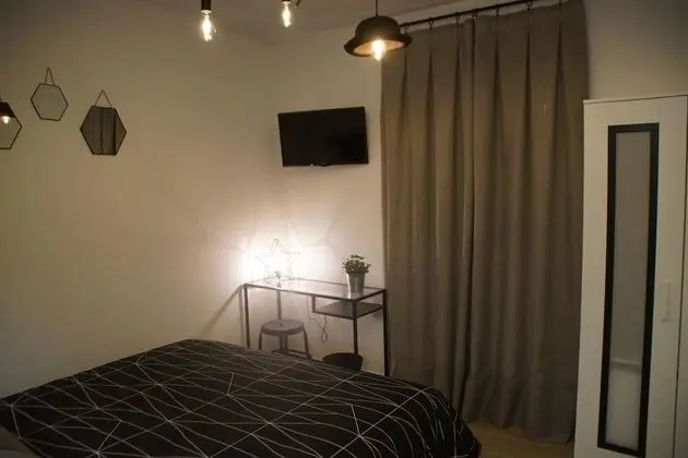 Tek Büyük Yataklı Oda (Charlot)