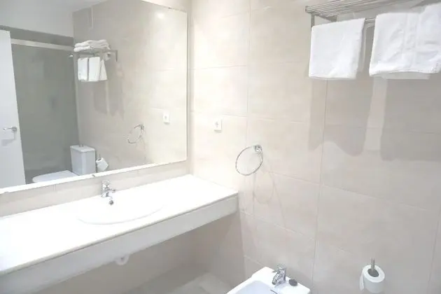 Tek Büyük veya İki Ayrı Yataklı Oda (V)