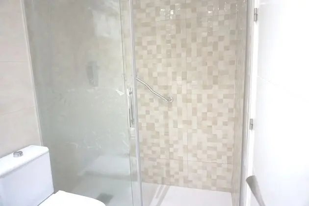 Tek Büyük veya İki Ayrı Yataklı Oda (V)