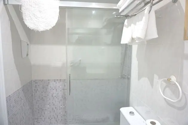 Tek Büyük veya İki Ayrı Yataklı Oda (V)