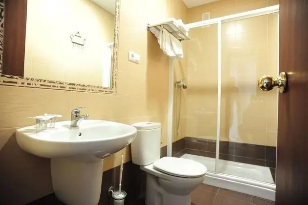 Tek Büyük veya İki Ayrı Yataklı Oda, Özel Banyo