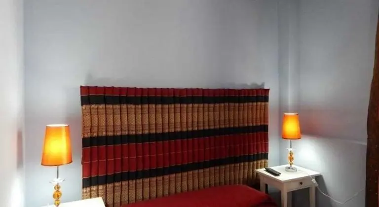 Tek Büyük Yataklı Oda, Ortak Banyo