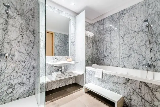 Tek Büyük Yataklı Oda, Sıcak Su Küveti (king sized-bed)