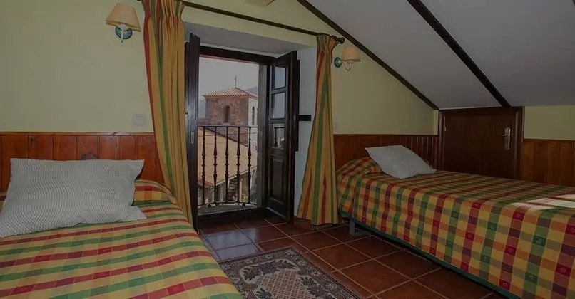 Tek Büyük Yataklı Oda, Ortak Banyo