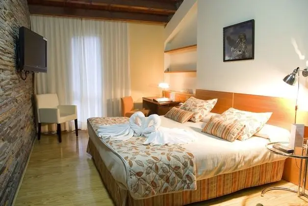 Tek Büyük veya İki Ayrı Yataklı Oda