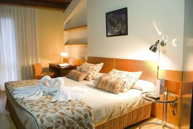 Tek Büyük veya İki Ayrı Yataklı Oda