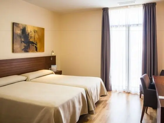 Tek Büyük veya İki Ayrı Yataklı Oda