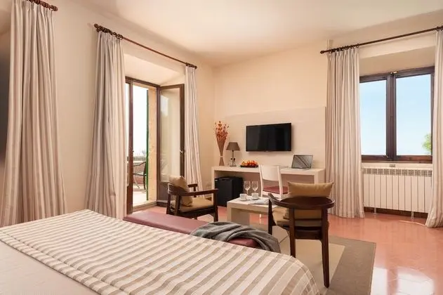 Junior Suite Family (2 Adults)