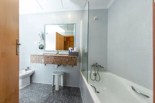 Tek Büyük Yataklı Oda (rollaway bed)