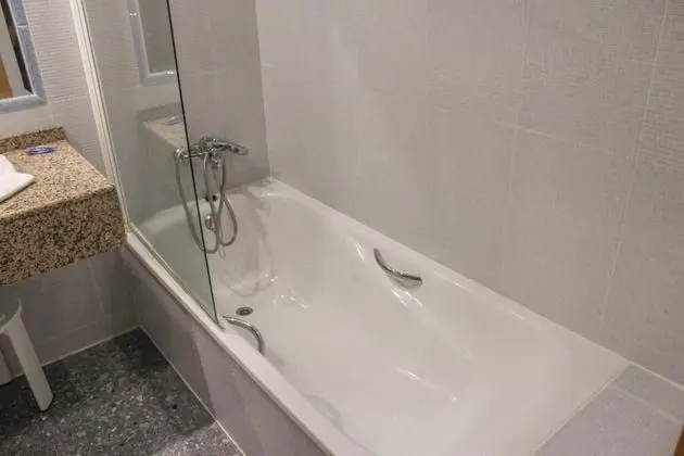 Tek Büyük Yataklı Oda (rollaway bed)