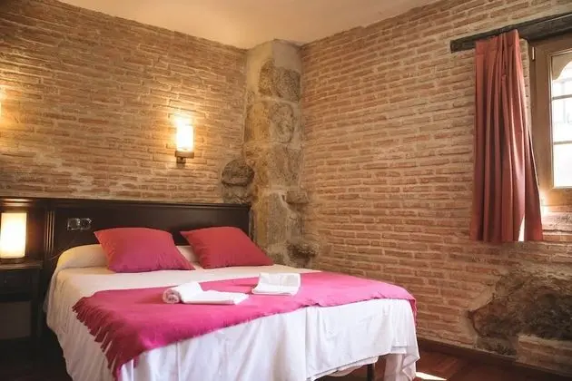 Büyük Yataklı Tek Kişilik Oda