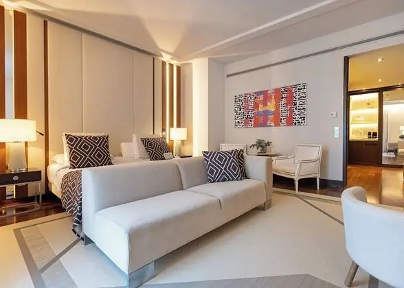 Deluxe Tek Büyük Yataklı Oda