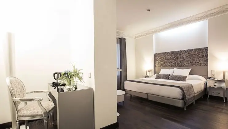 Tek Büyük Yataklı Oda (with extra bed)