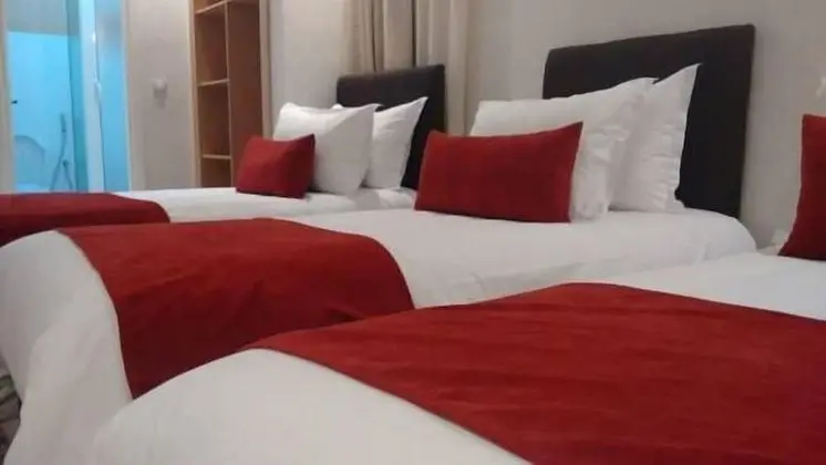 Üç Kişilik Oda, Şehir Manzaralı