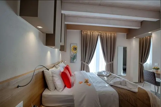 Büyük Yataklı Tek Kişilik Oda