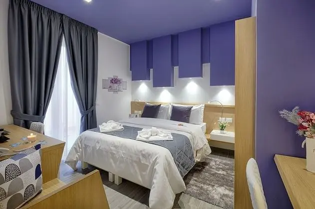 Büyük Yataklı Tek Kişilik Oda