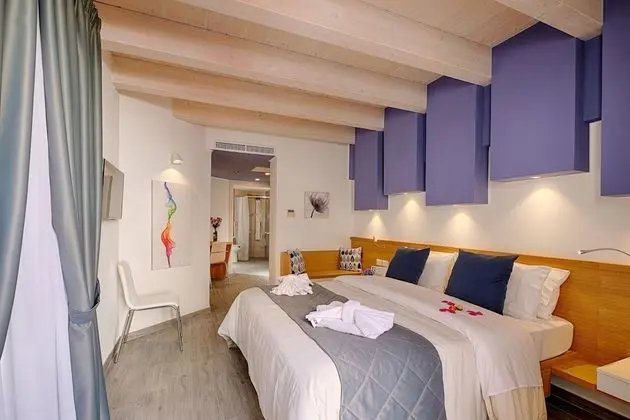 Tek Büyük veya İki Ayrı Yataklı Oda