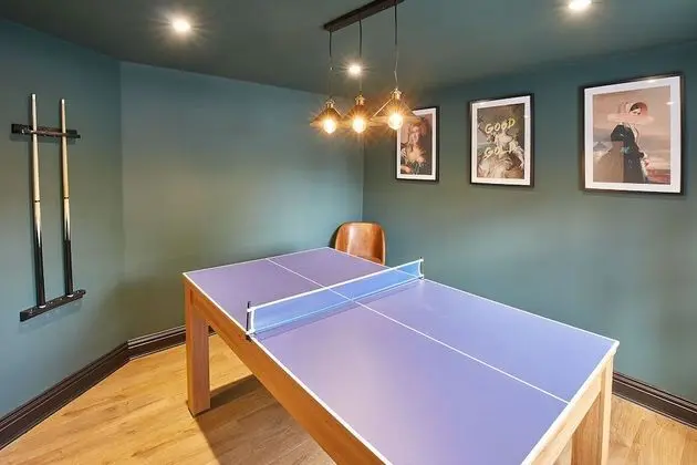 Ev