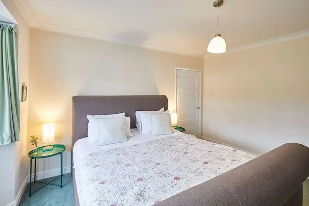 Ev