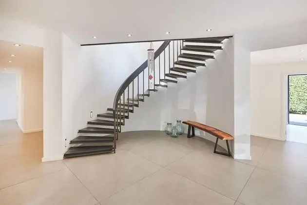 Ev