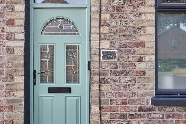 Ev