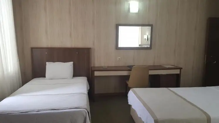 Triple, Şehir Manzaralı