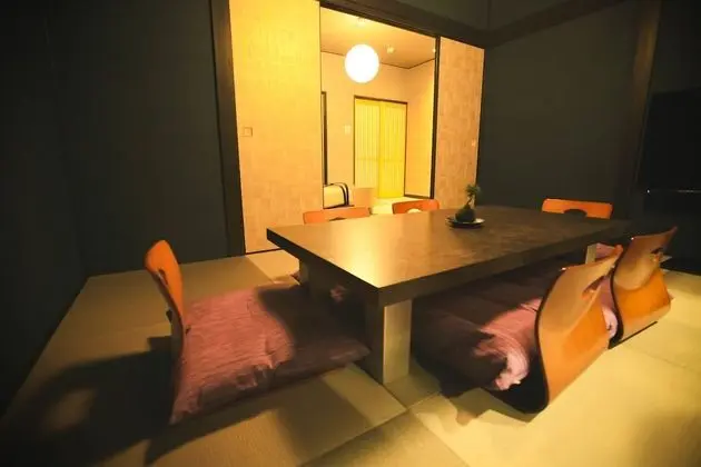 Ev (for 1-9 Guests)