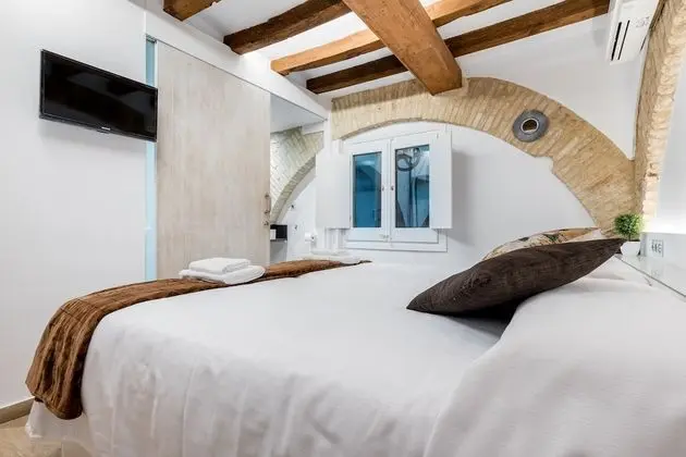 İki Ayrı Yataklı Oda, Avlu Manzaralı (2)