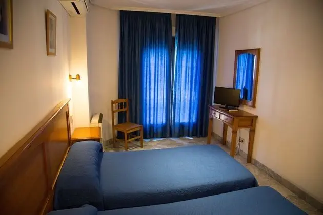 Tek Büyük veya İki Ayrı Yataklı Oda